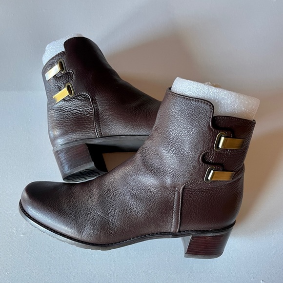 Stuart Weitzman Shoes - Stuart Weitzman Leather Booties